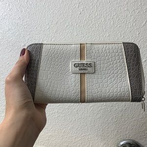 Guess wallet